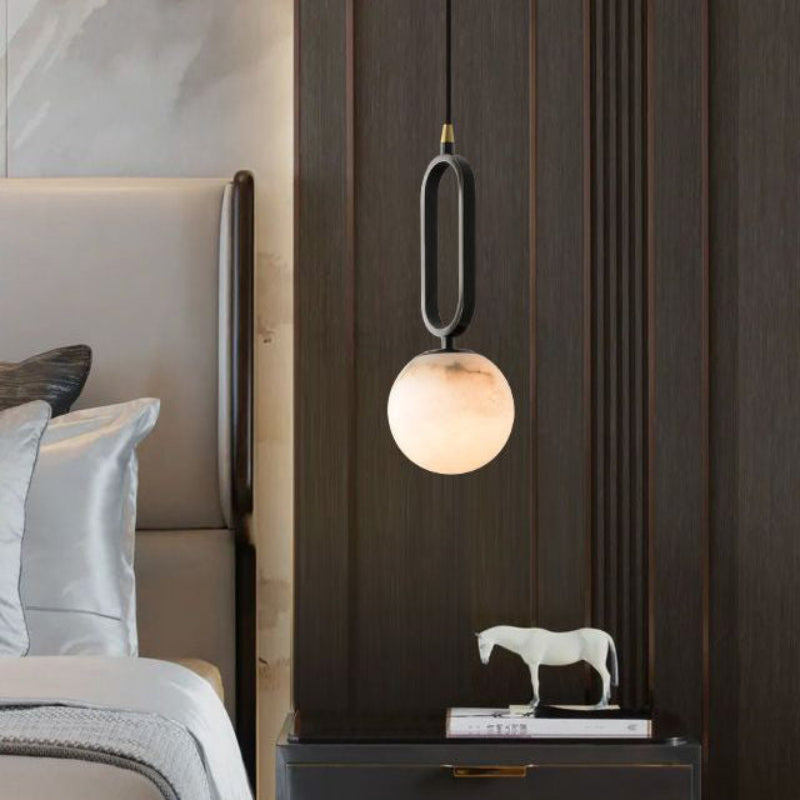 Evaris Modern Brass Pendant Light – Elegant Design for Warm Kitchen Ambiance