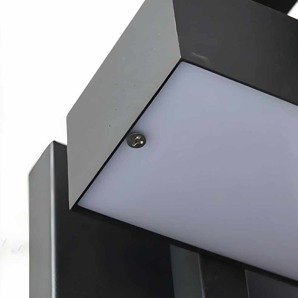 Celia Outdoor Waterproof LED Lamp – Elegant Design for Garden Illumination