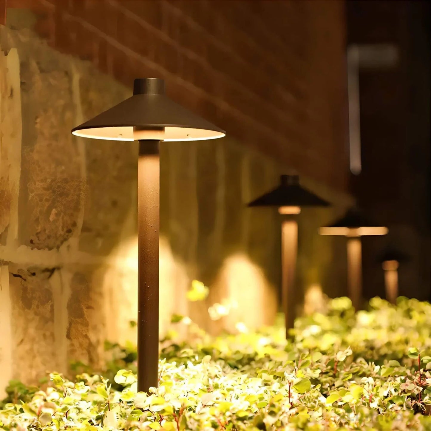 Verdeluxe Outdoor LED Spotlight – Energy-Efficient Lighting for Garden Illumination