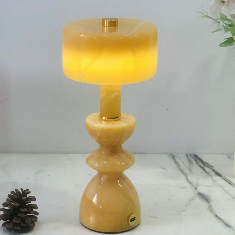 Jovira Modern Minimalist Table Lamp – USB Powered for Stylish Living Room Illumination