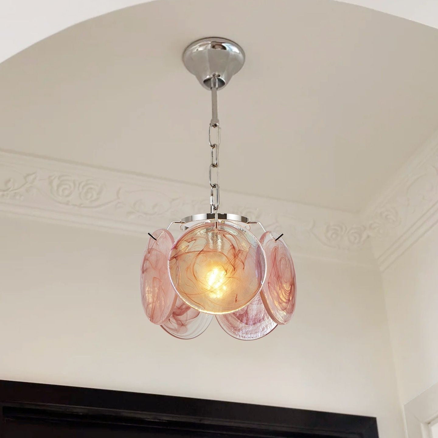 Brandor Elegant Glass Pendant Light – Handcrafted Design for Chic Lighting
