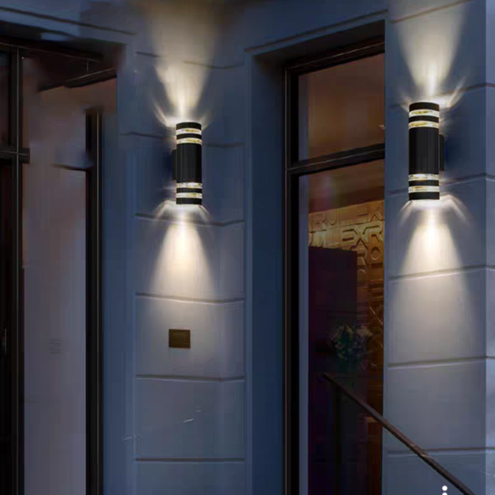 Amaro Modern Outdoor Wall Light – Waterproof Sconce for Stylish Illumination