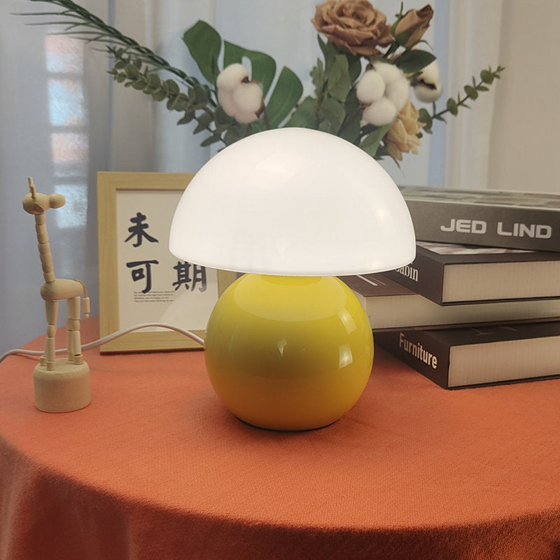 Praeva Contemporary Table Lamp – Stylish Ceramic Design for Living Room