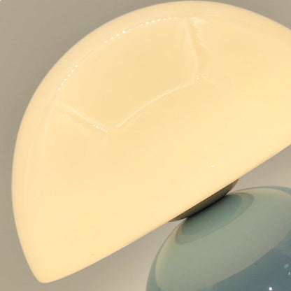 Praeva Contemporary Table Lamp – Stylish Ceramic Design for Living Room