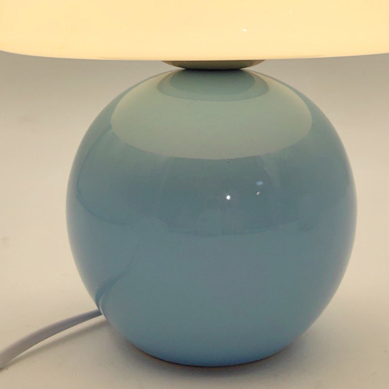 Praeva Contemporary Table Lamp – Stylish Ceramic Design for Living Room