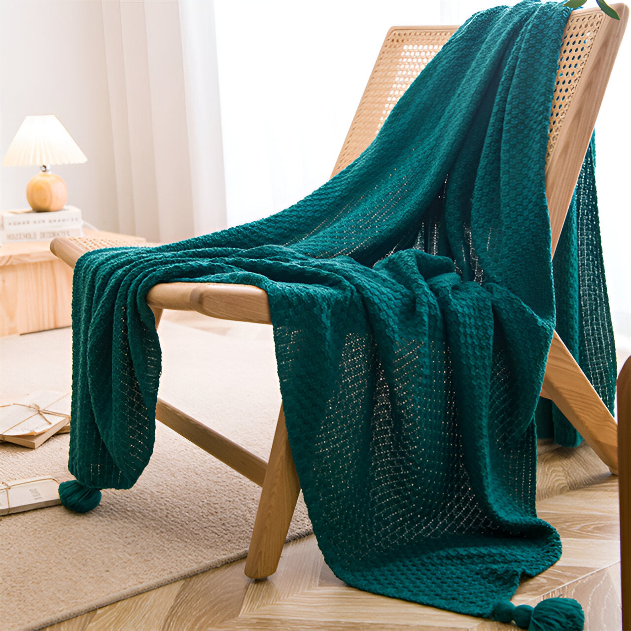 Selvo Waffle Knit Blanket – Stylish Tassel Design for Home Comfort