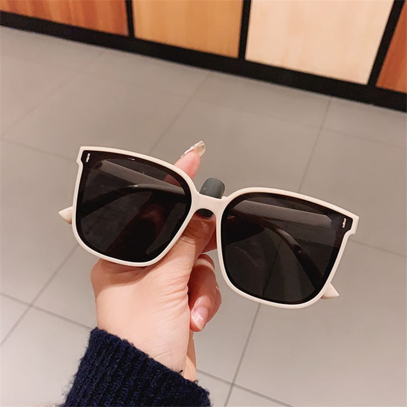 Rey Sleek Trendsetter Sunglasses – Stylish UV400 Protection for Casual Outings