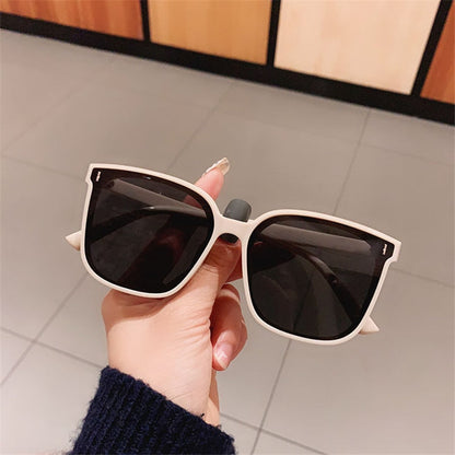 Rey Sleek Trendsetter Sunglasses – Stylish UV400 Protection for Casual Outings