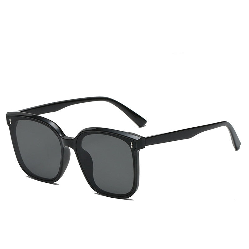 Rey Sleek Trendsetter Sunglasses – Stylish UV400 Protection for Casual Outings