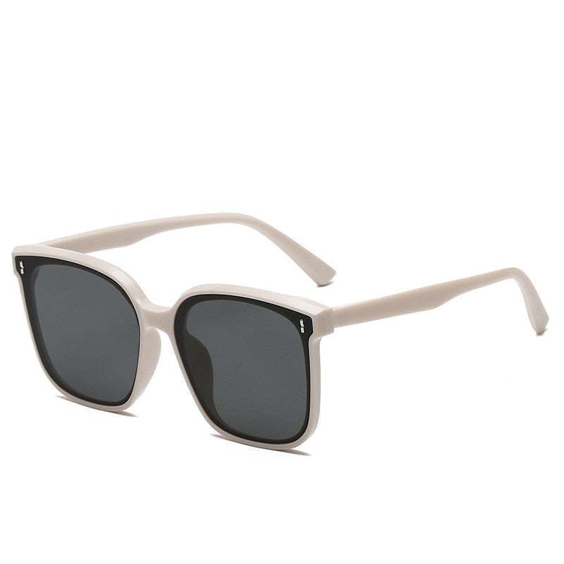 Rey Sleek Trendsetter Sunglasses – Stylish UV400 Protection for Casual Outings