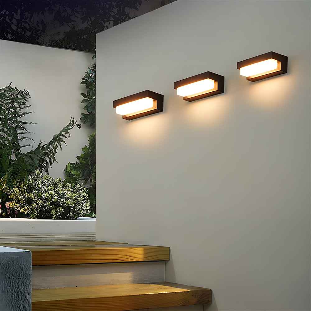 Sola Modern Black Outdoor Wall Light – Solar-Powered Eco-Friendly Illumination