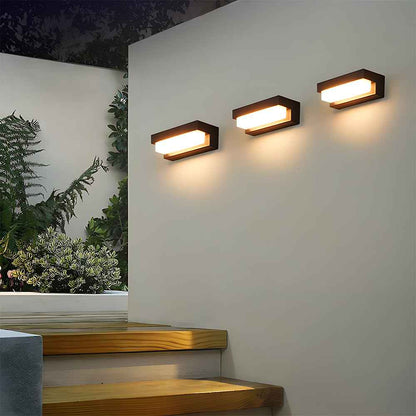 Sola Modern Black Outdoor Wall Light – Solar-Powered Eco-Friendly Illumination
