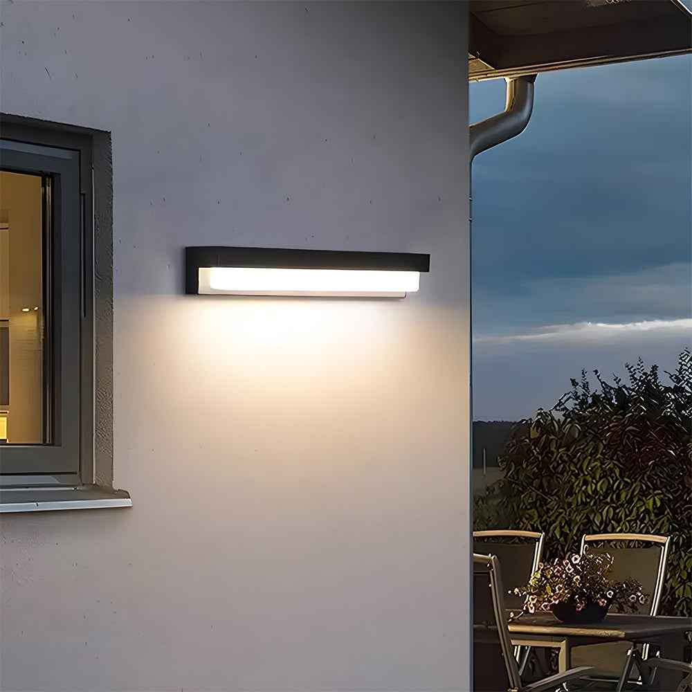 Sola Modern Black Outdoor Wall Light – Solar-Powered Eco-Friendly Illumination