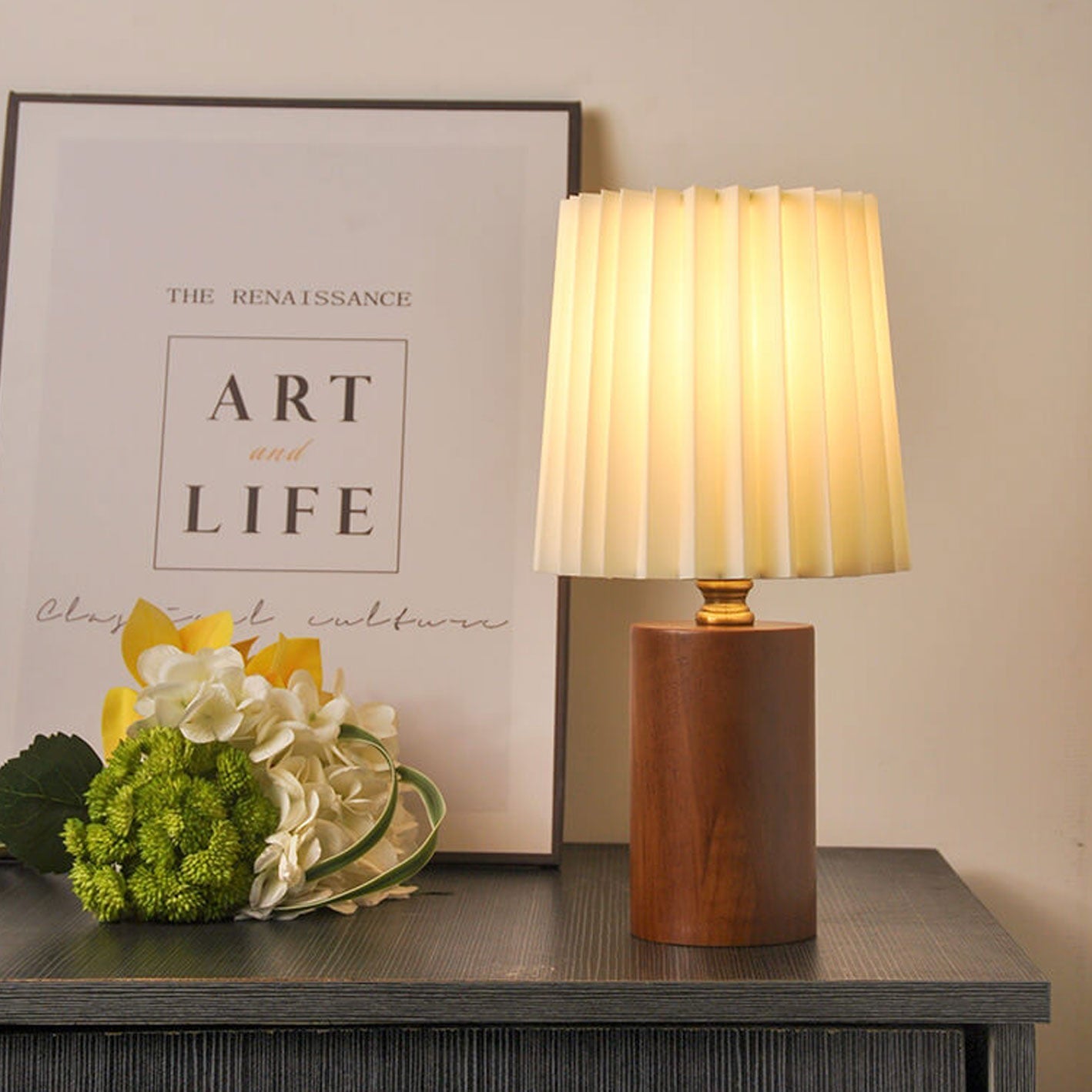 Helior Bedside Table Lamp – Modern Wood Design for Cozy Spaces