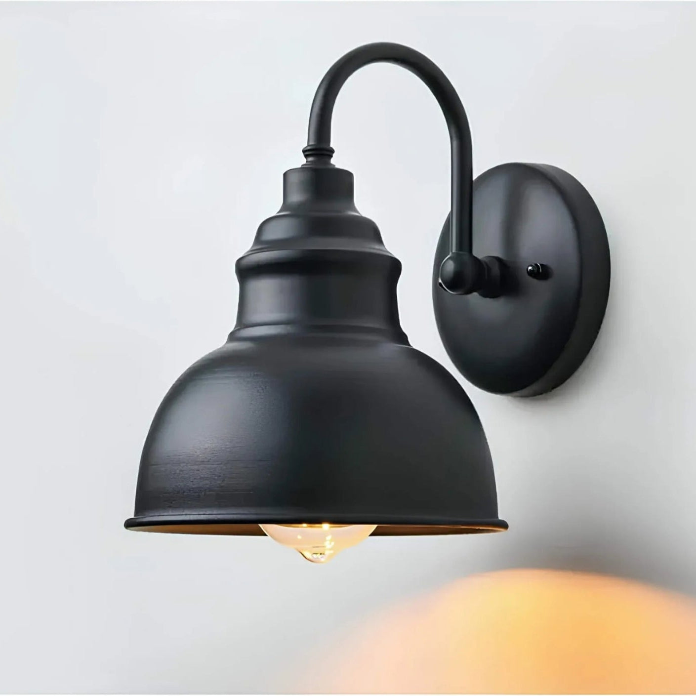 Vivid Outdoor Wall Lamp – Stylish Retro Design for Ambience in Your Garden