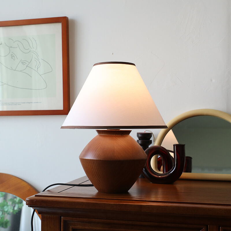 Ilara Vintage Bedroom Lamp – Elegant Solid Wood Design for Cozy Spaces